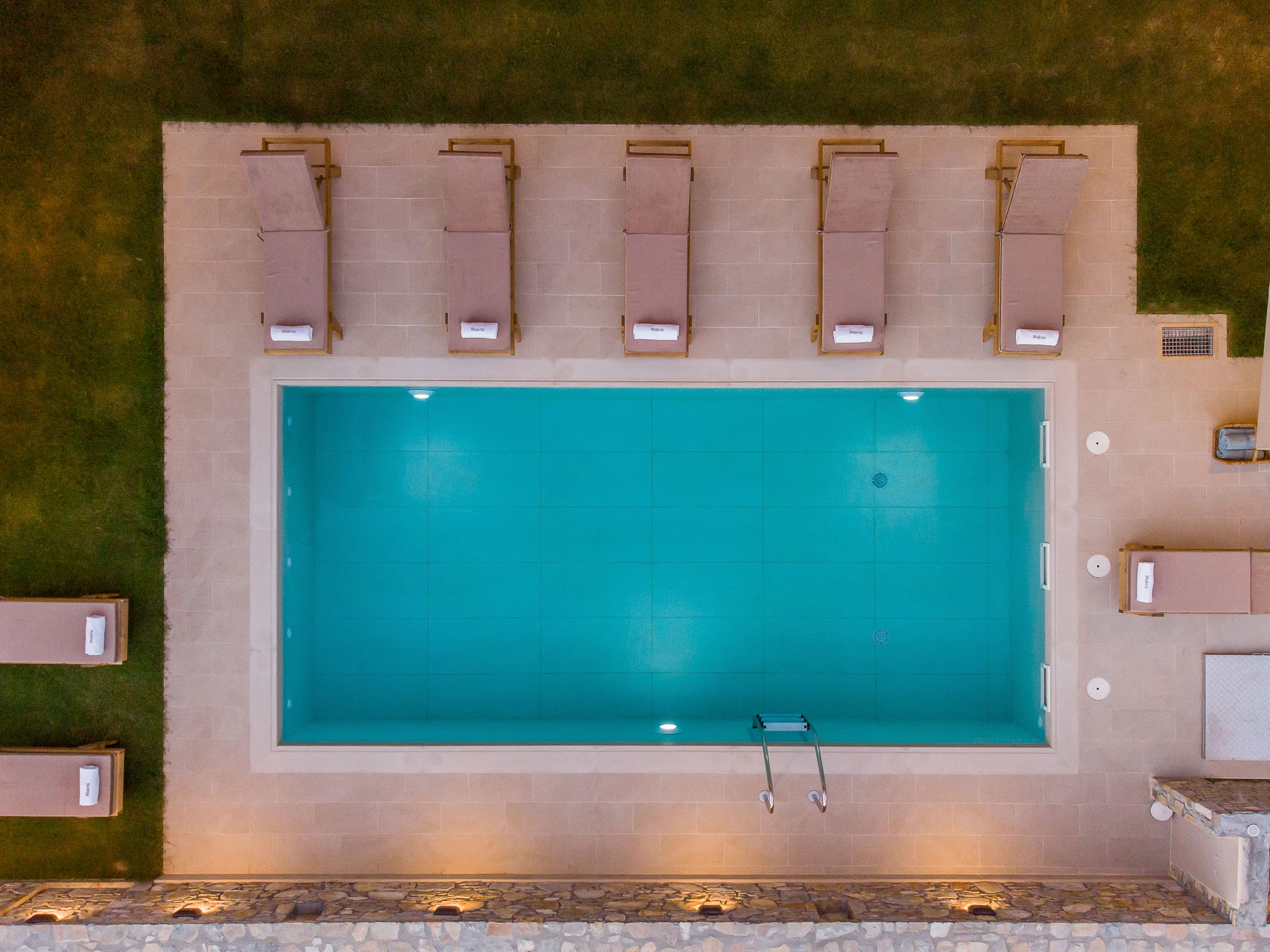 Makris Hotel