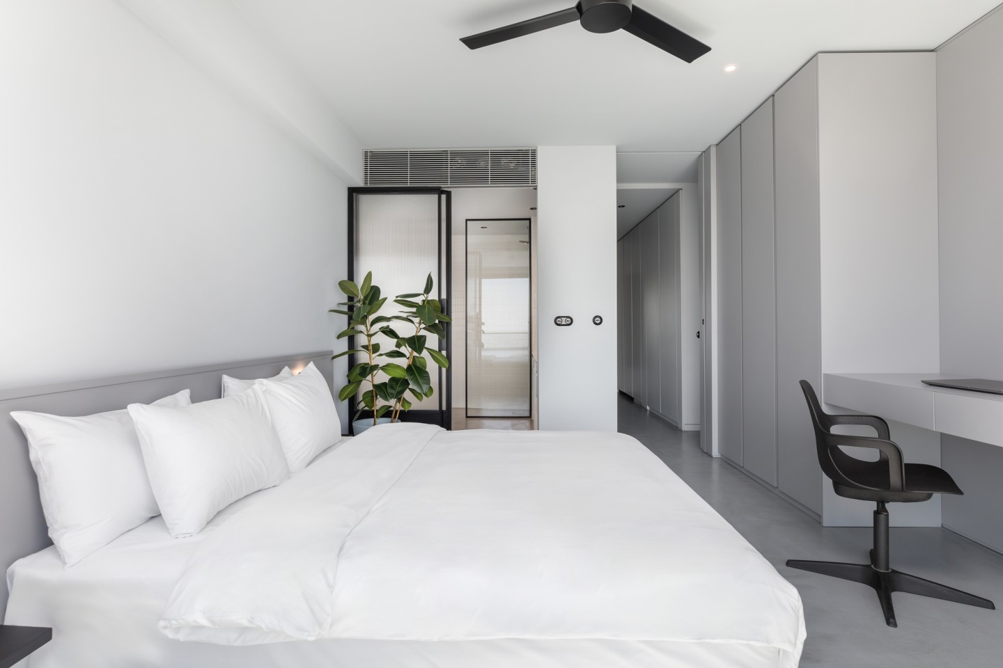 Nero Apartment